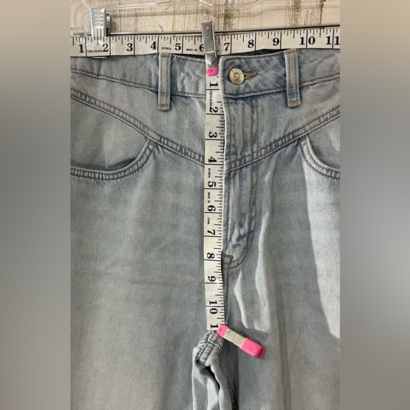 Divided by H & M Light wash Jeans High Waisted Vintage look Size 8 - Picture 4 of 9